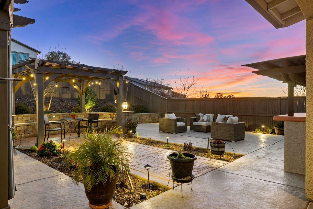 Property Photo: 9182 Bronzewing Place CA 95762