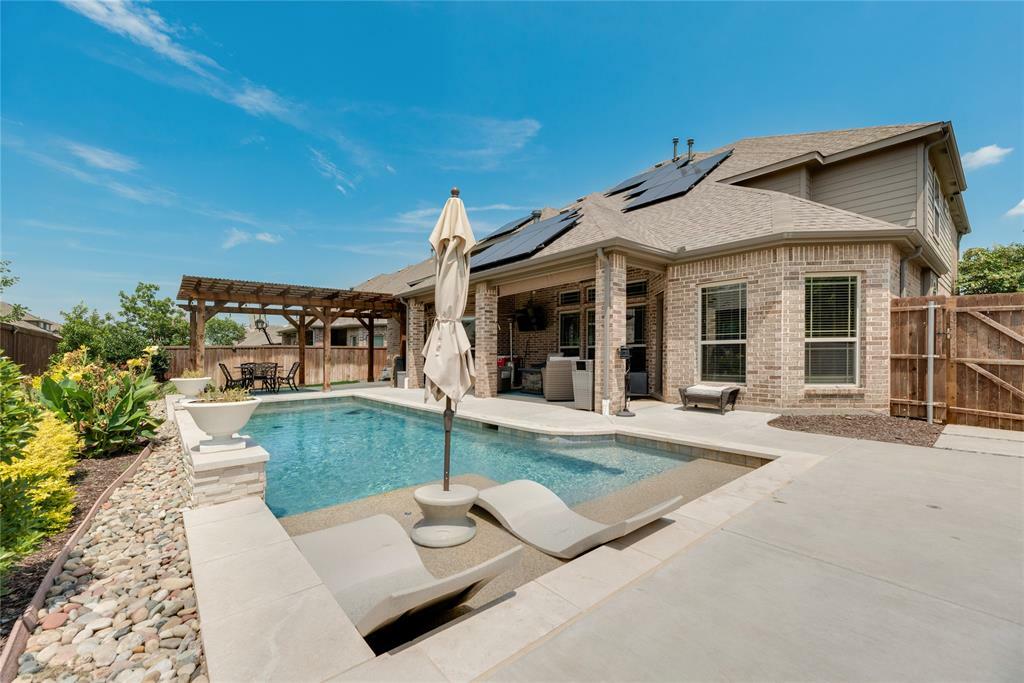 Property Photo:  1208 Dove Haven Drive  TX 76063 