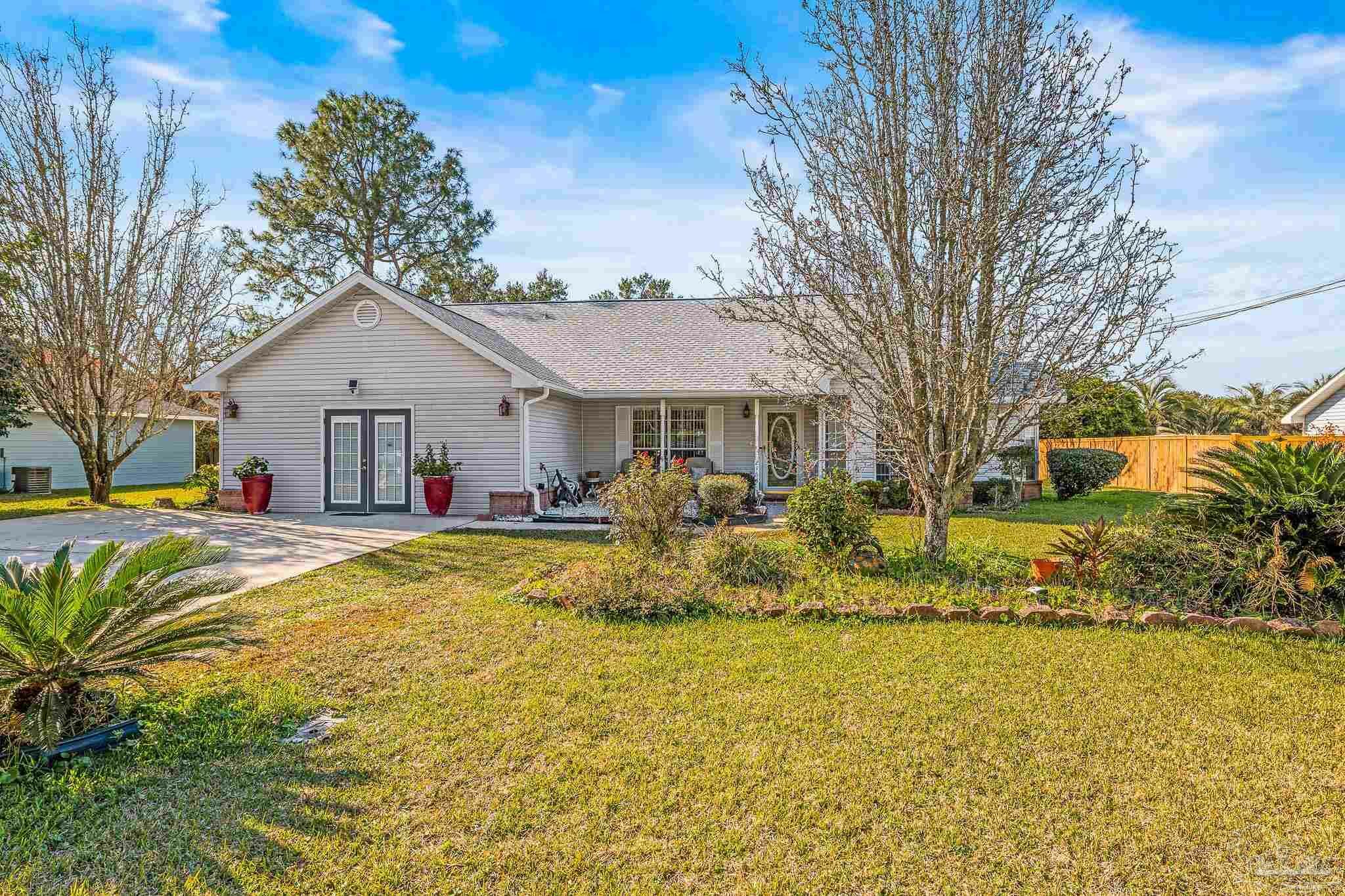 Property Photo:  2165 Rosewood Dr  FL 32566 