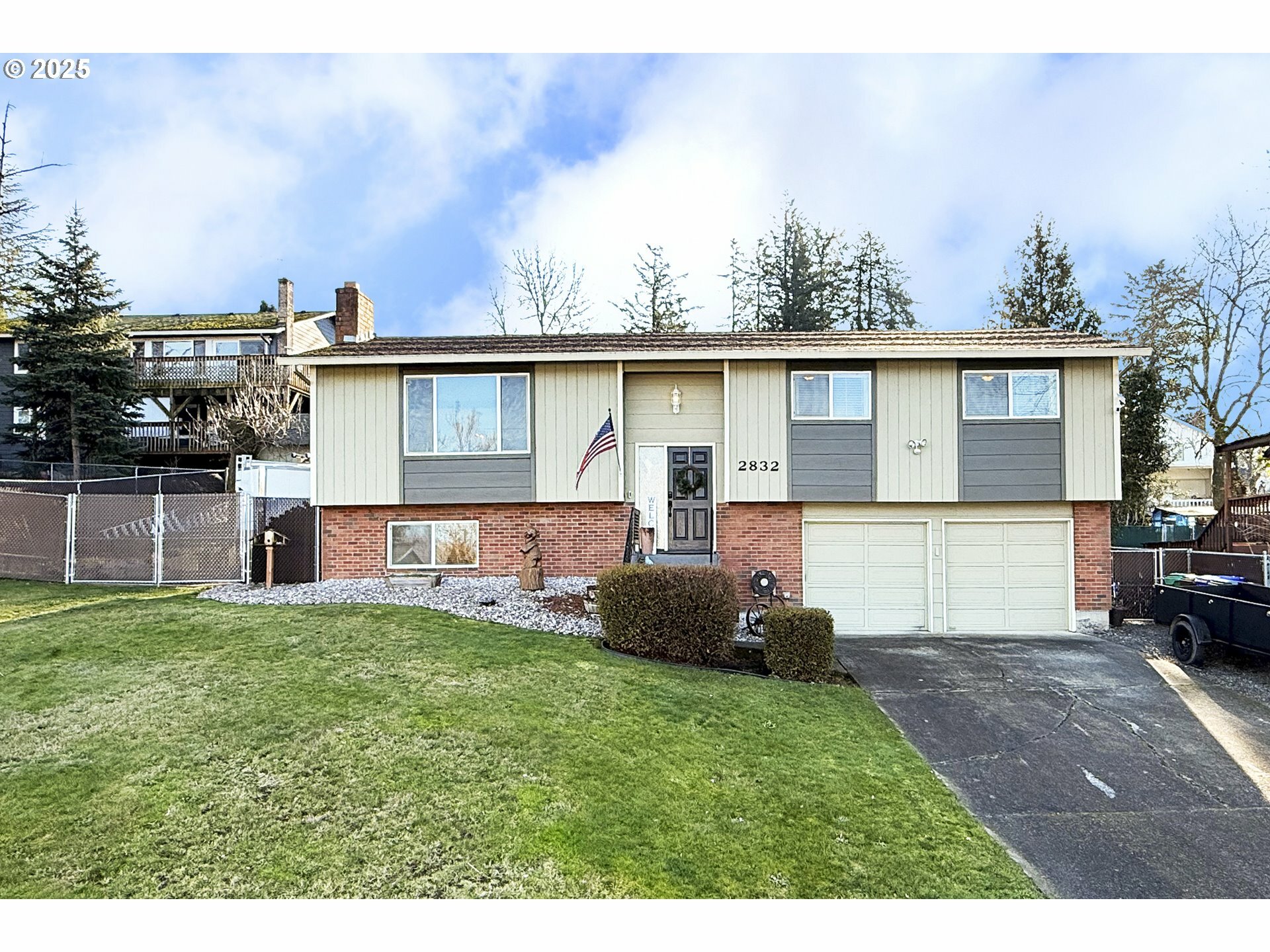 Property Photo: 2832 NE 7th Ct OR 97030