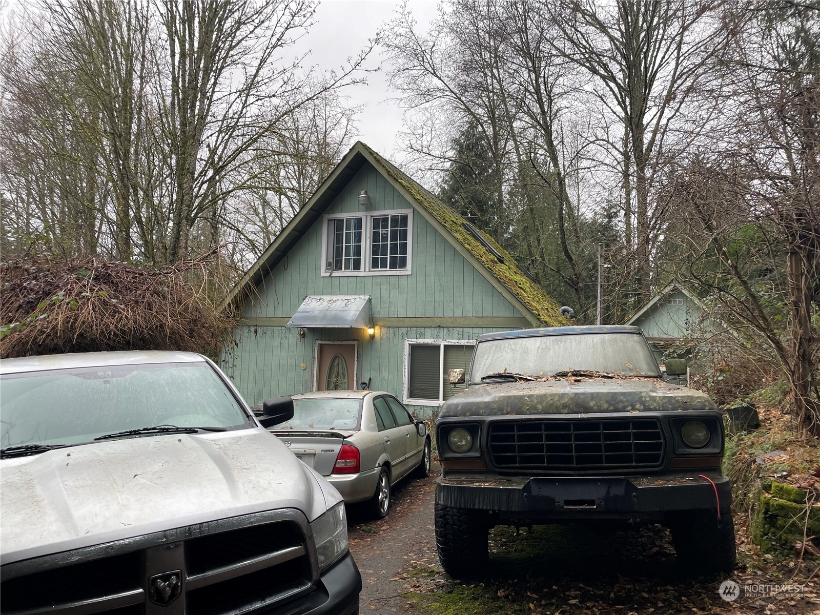 Property Photo:  19511  Church Lake Road E  WA 98391 