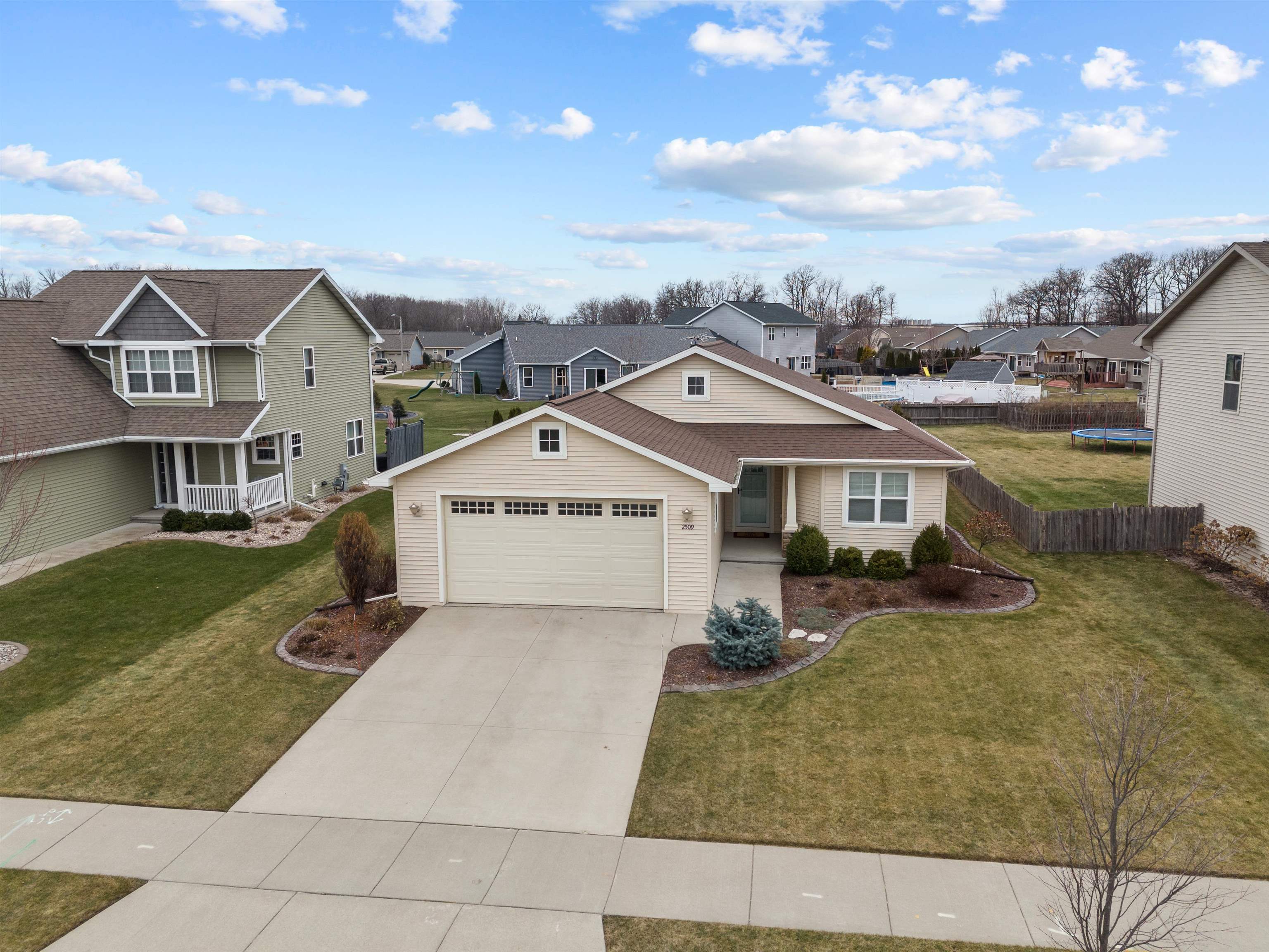 Property Photo:  2509 Marathon Avenue  WI 54956-5079 