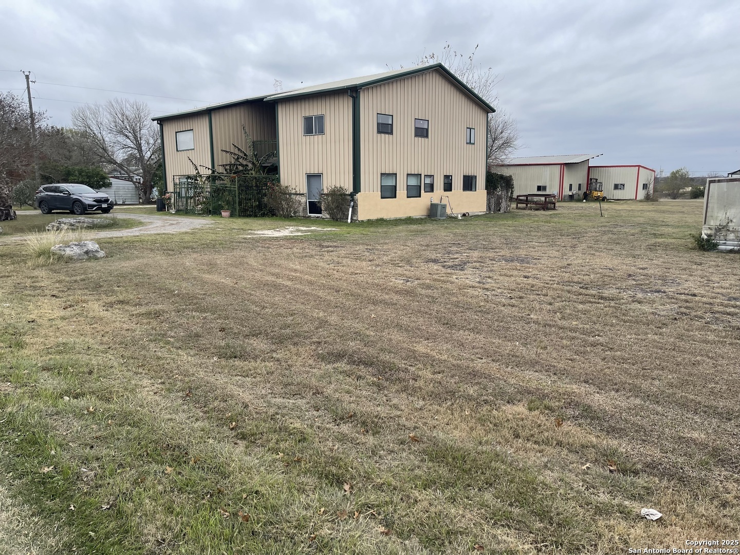 Property Photo: 483 Sassman Rd TX 78124