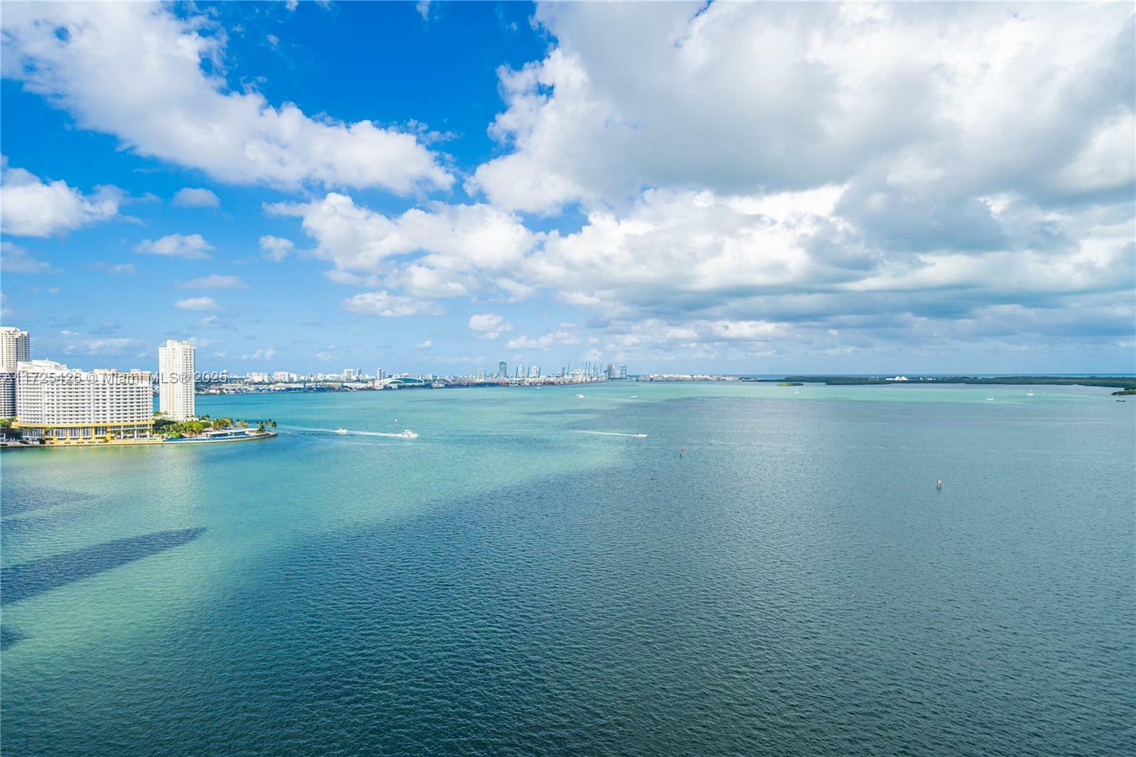 Property Photo:  1331 Brickell Bay Dr 2007  FL 33131 