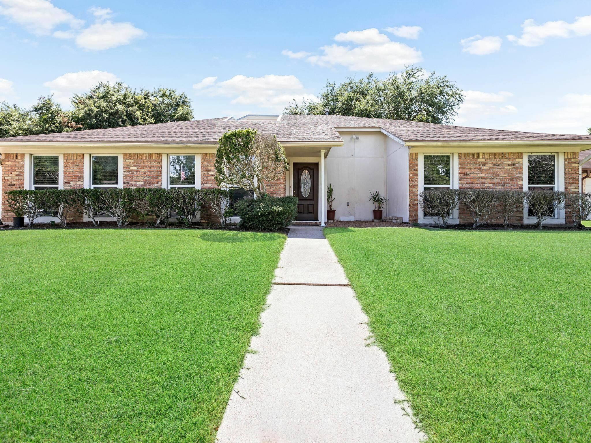 925 Monterrey Dr.  Beaumont TX 77706 photo