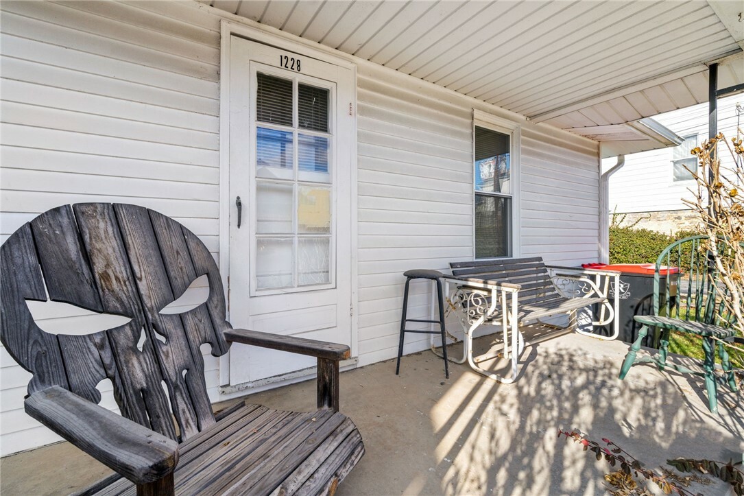 Property Photo:  1228 Lewis Ave  PA 15108 