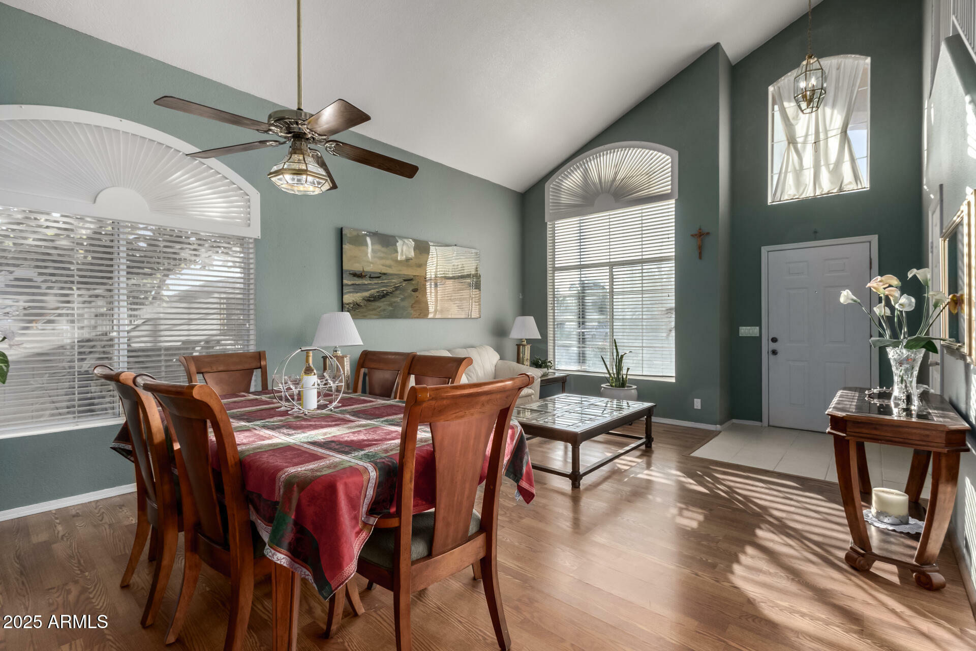 Property Photo: 1212 E Butler Drive AZ 85225