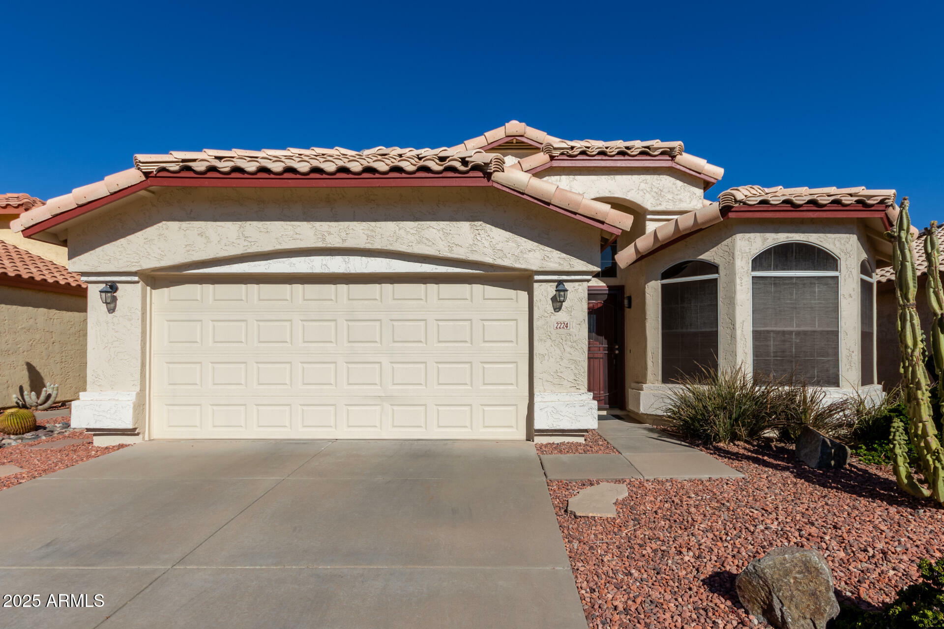 Property Photo:  2224 E Crest Lane  AZ 85024 