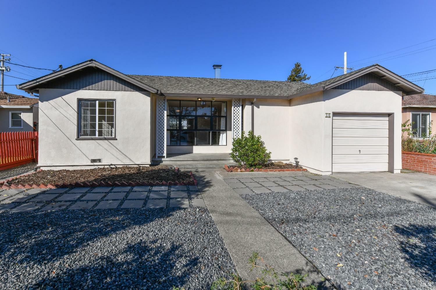 Property Photo:  40 Averye Way  CA 94952 