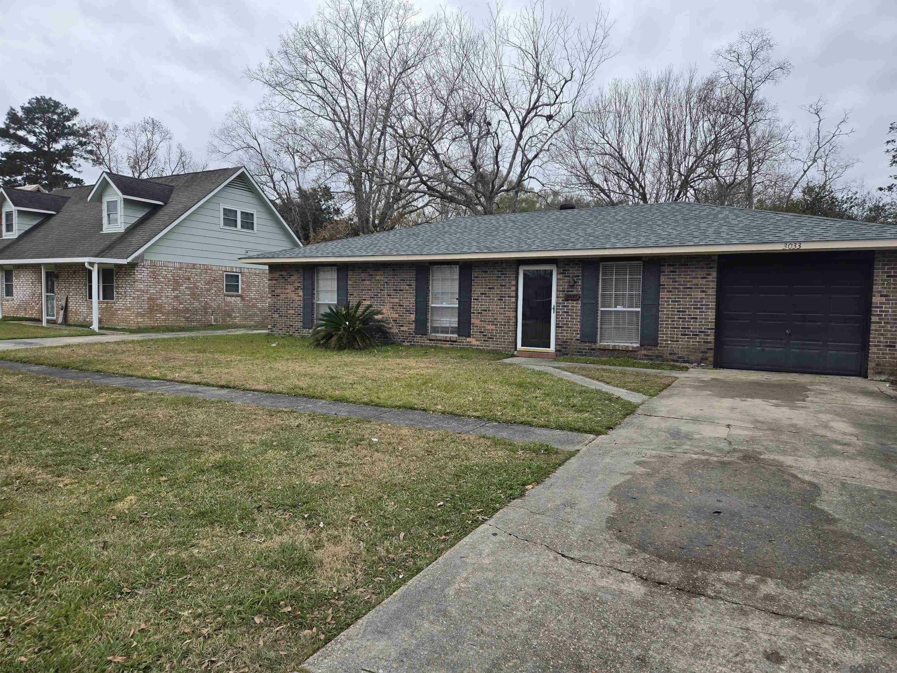 Property Photo: 3033 Vancouver Dr LA 70819
