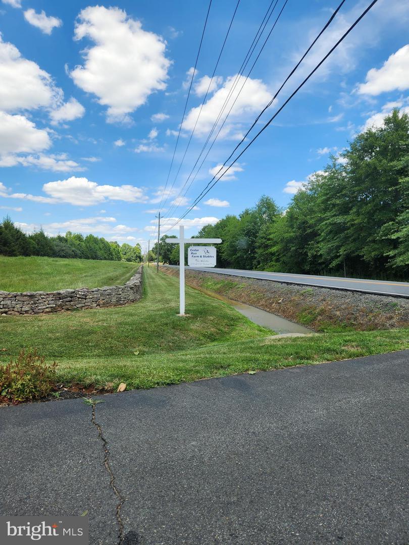 Property Photo: 15350 Fleetwood Drive VA 20181