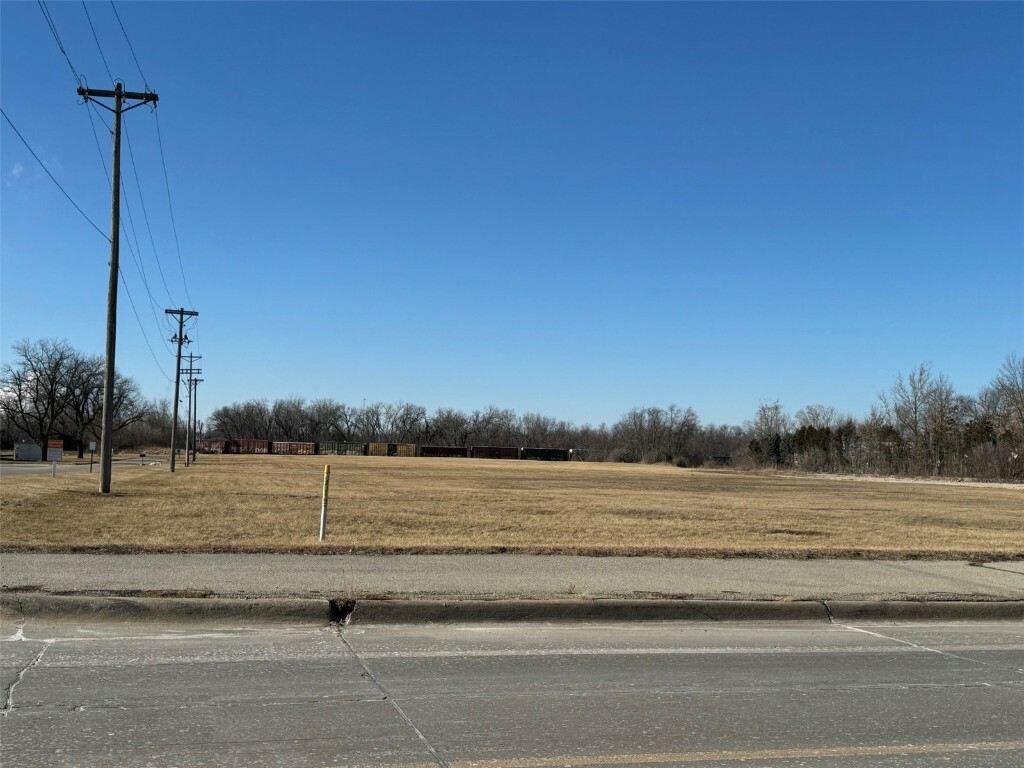 Property Photo:  9.27 Acres M/L Bowling St SW  IA 52404 