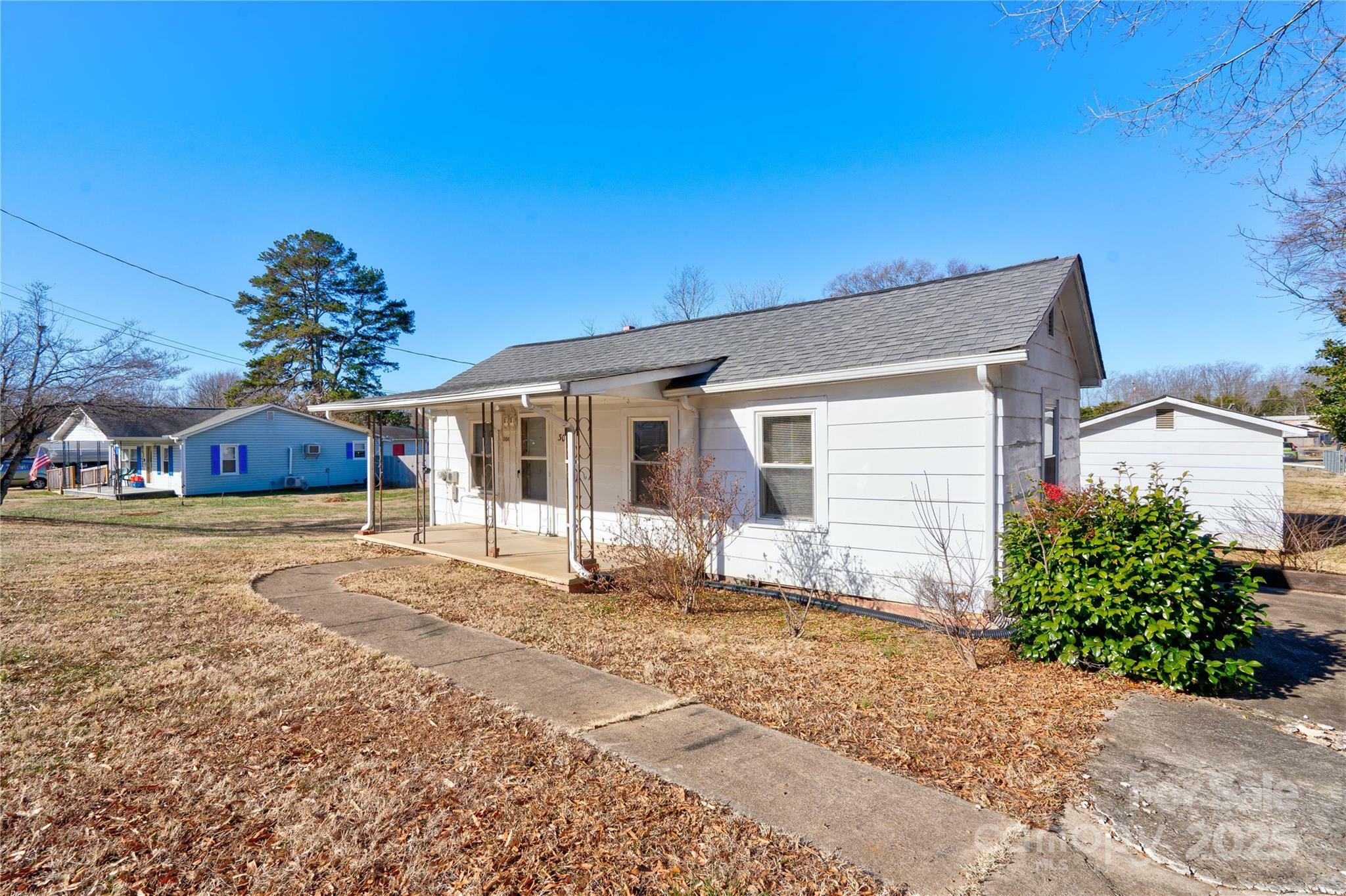 Property Photo:  304 Edel Street  NC 28086 