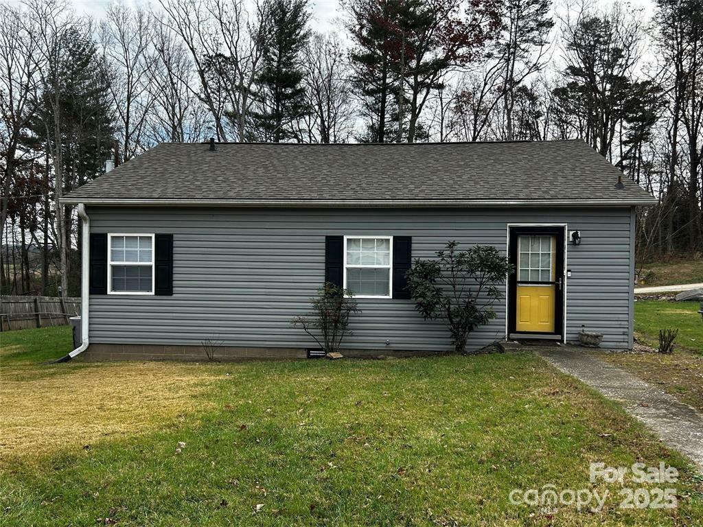 Property Photo:  226 E Dogwood Lane  NC 28792 