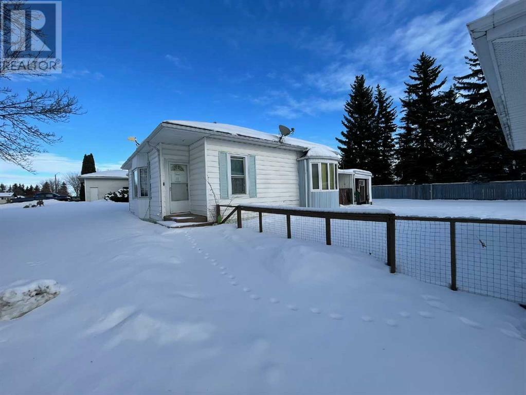 Photo de la propriété:  5014 49A Street  AB T0B 4C0 