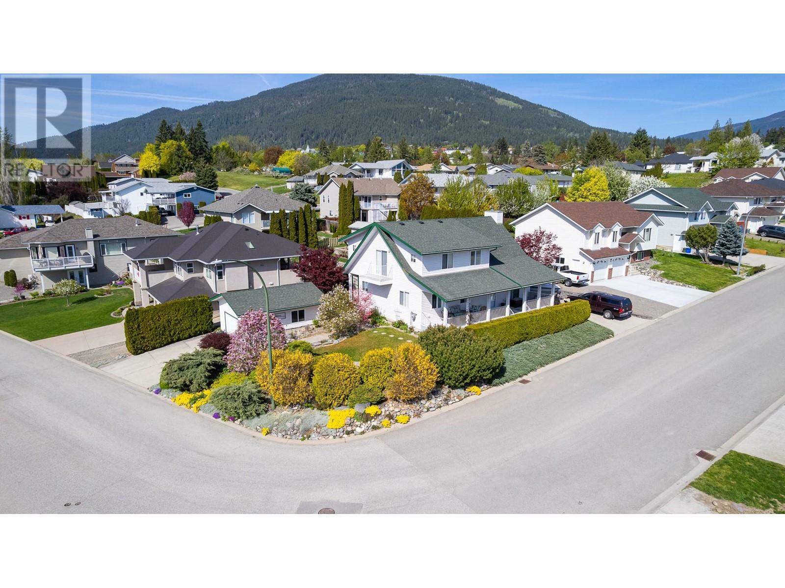 Photo de la propriété: 304 Dugan Street BC V0B 1G3
