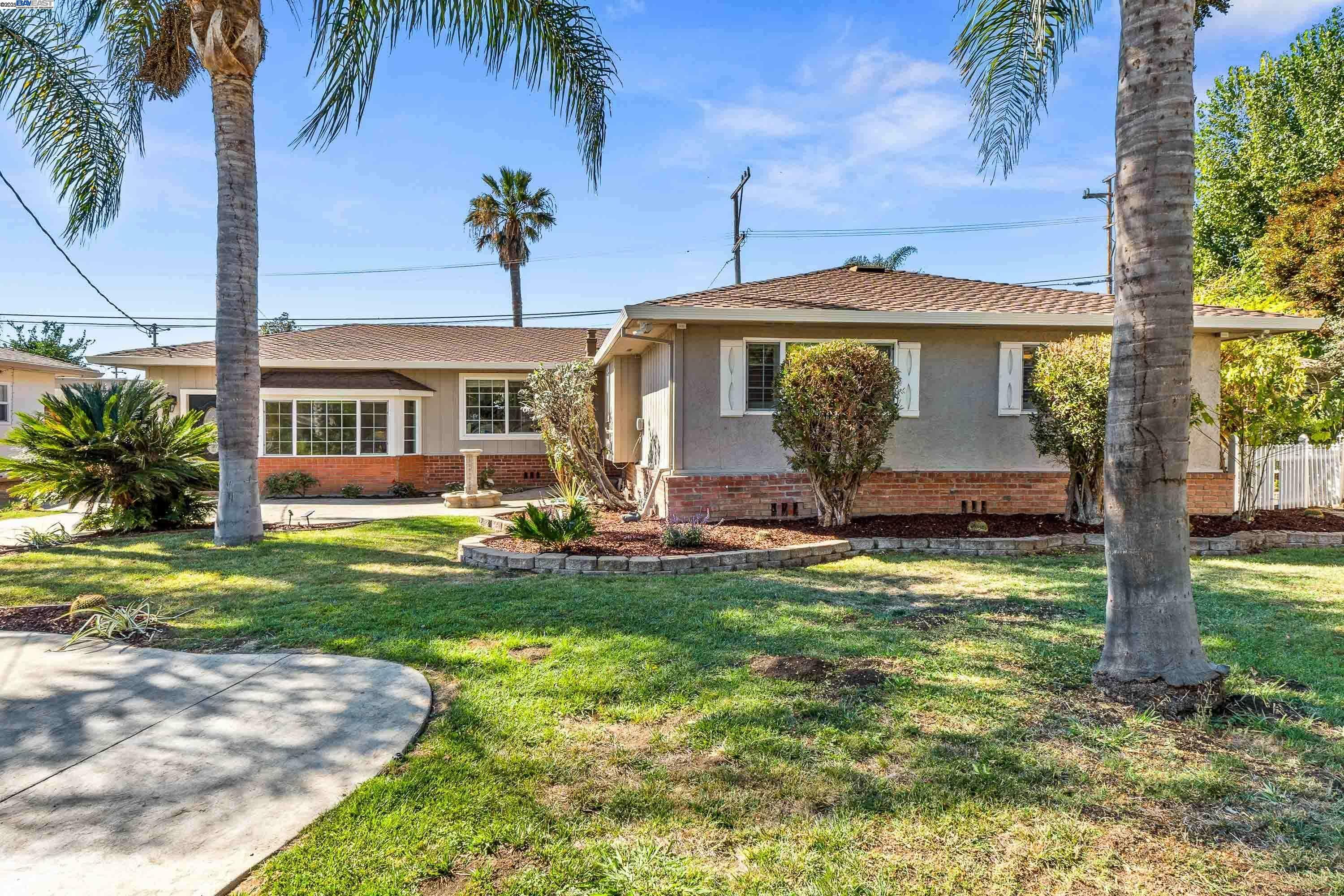 Property Photo:  38011 Temple Way  CA 94536 