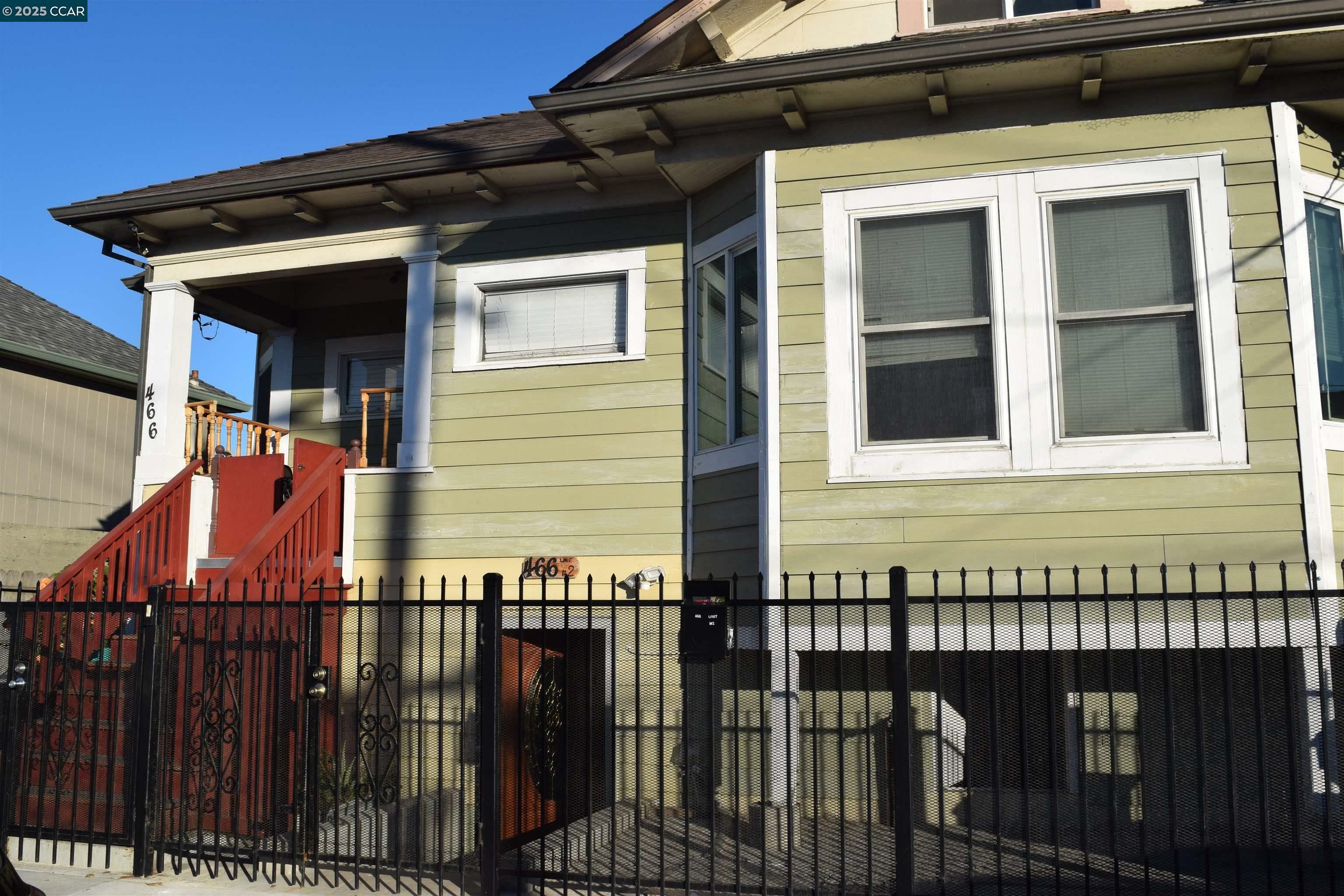 Property Photo:  466 4th St  CA 94801 