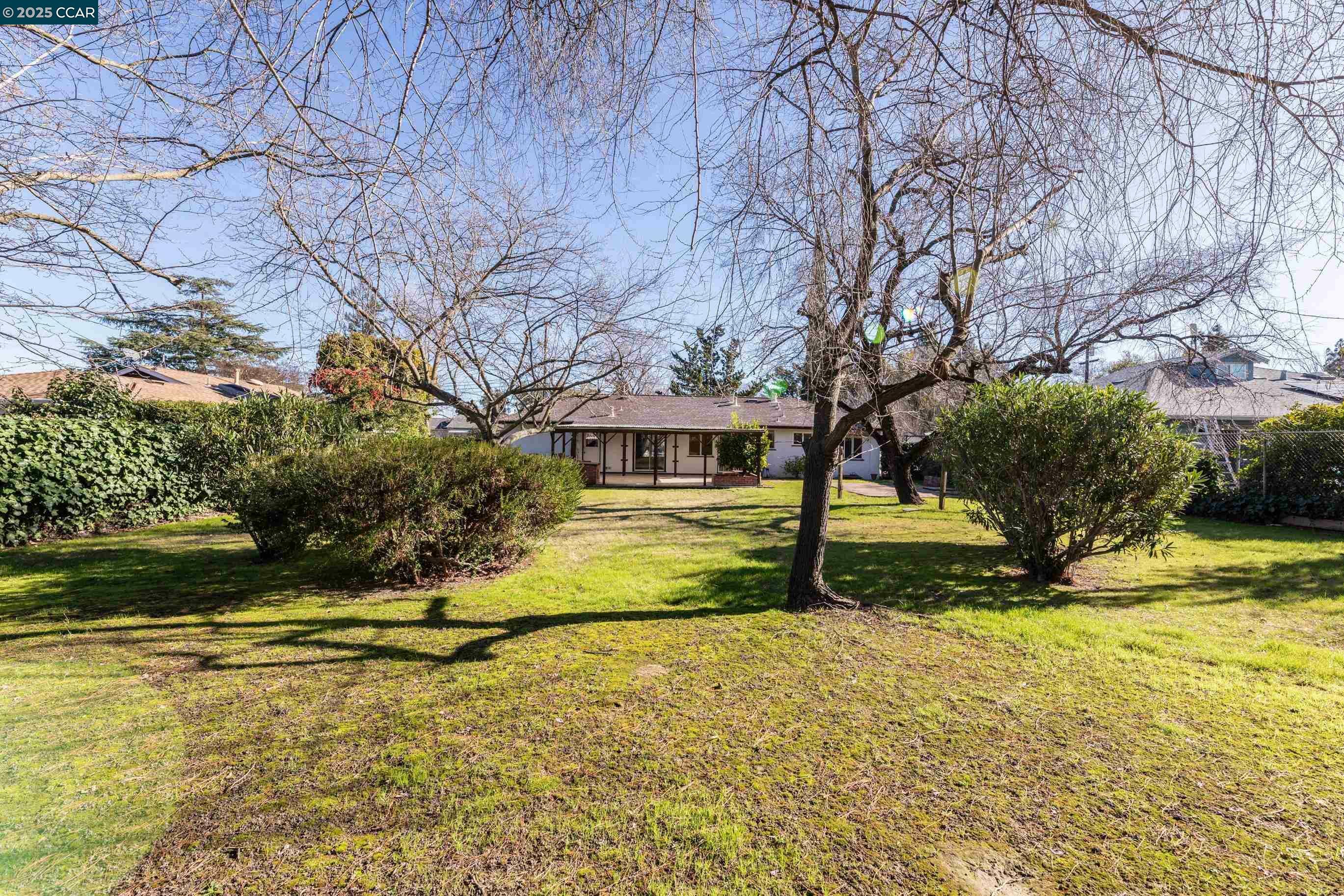 Property Photo:  2425 Casa Way  CA 94597 