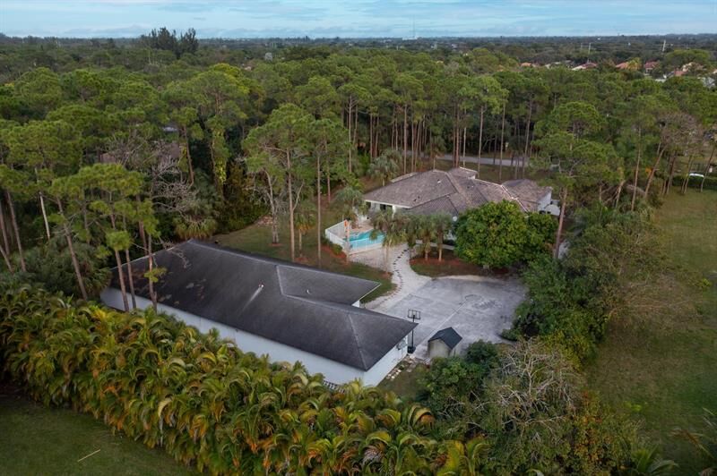 Property Photo: 4901 Godfrey Rd FL 33067