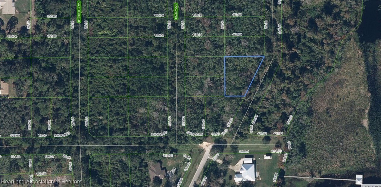 Property Photo: 534 Lakesedge Drive FL 33852
