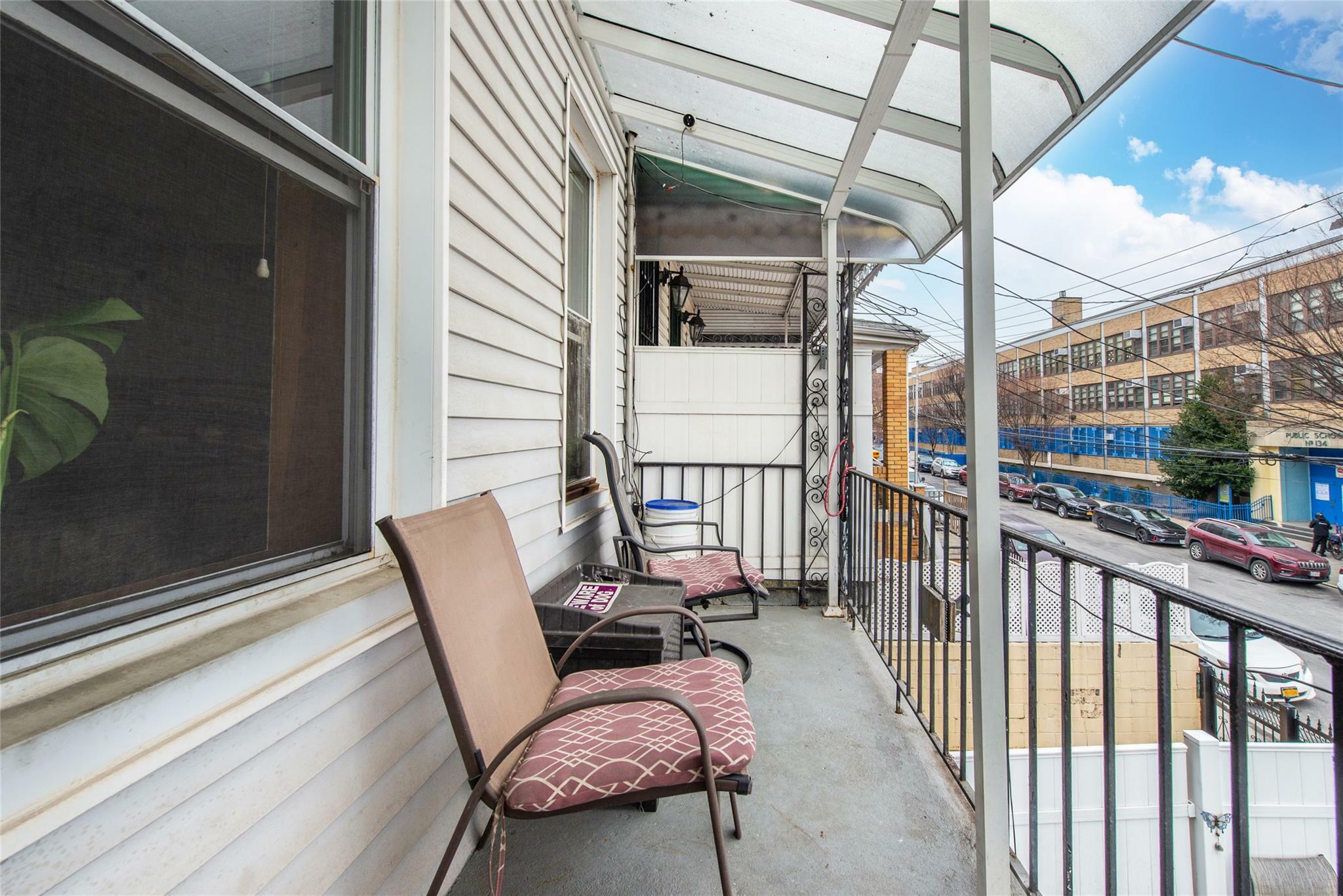 Property Photo:  1321 Bristow Street  NY 10459 