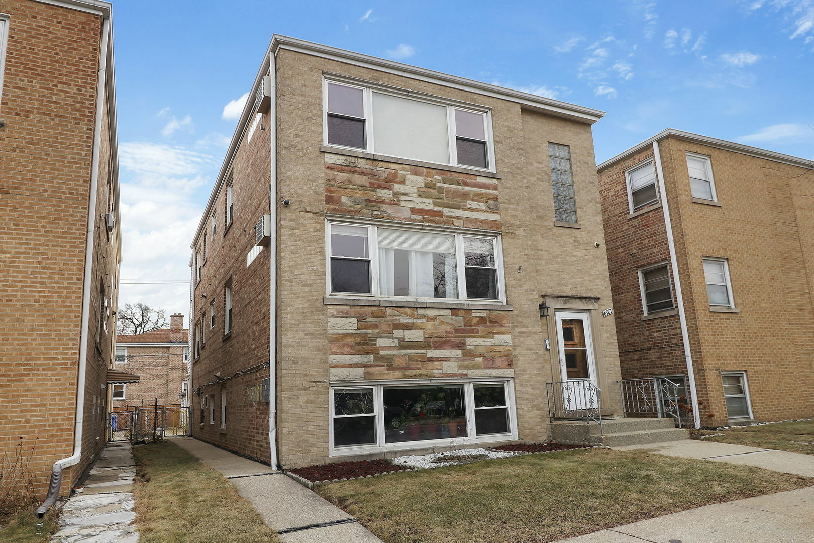 Property Photo:  6321 W Diversey Avenue  IL 60639 