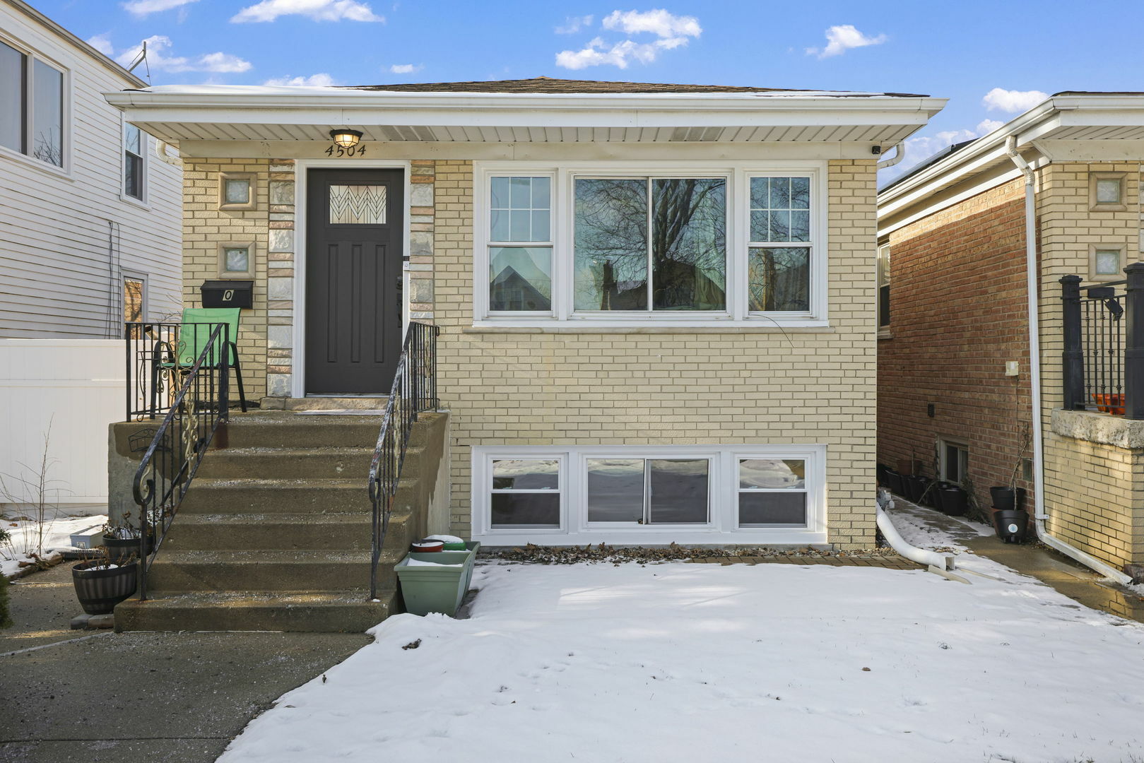 Property Photo:  4504 N Narragansett Avenue  IL 60706 