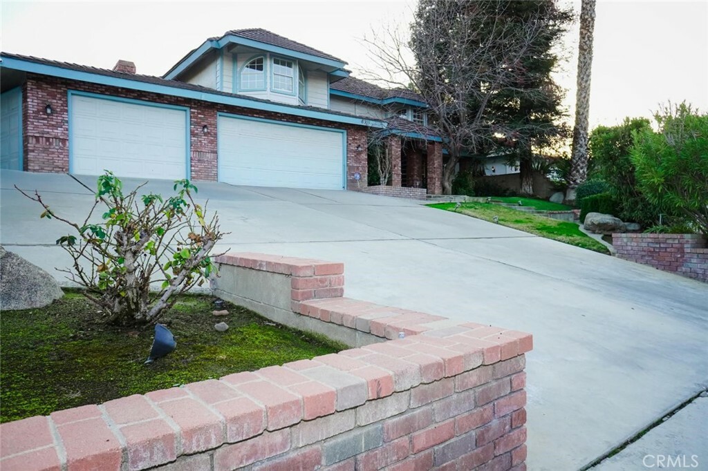 Property Photo:  6305 Highland Knolls Drive  CA 93306 