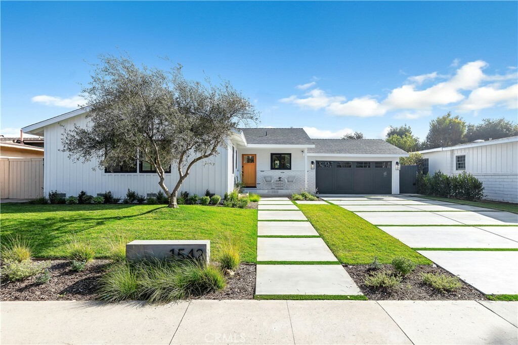 1542 Irvine Avenue  Newport Beach CA 92660 photo