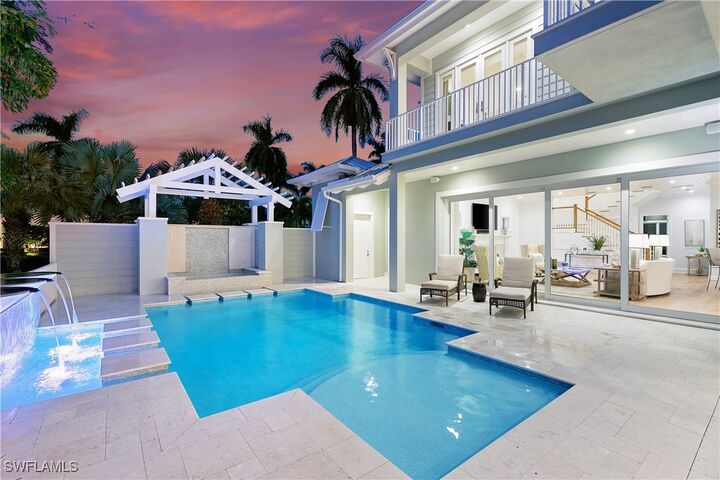 Property Photo: 2550 Windward Way FL 34103