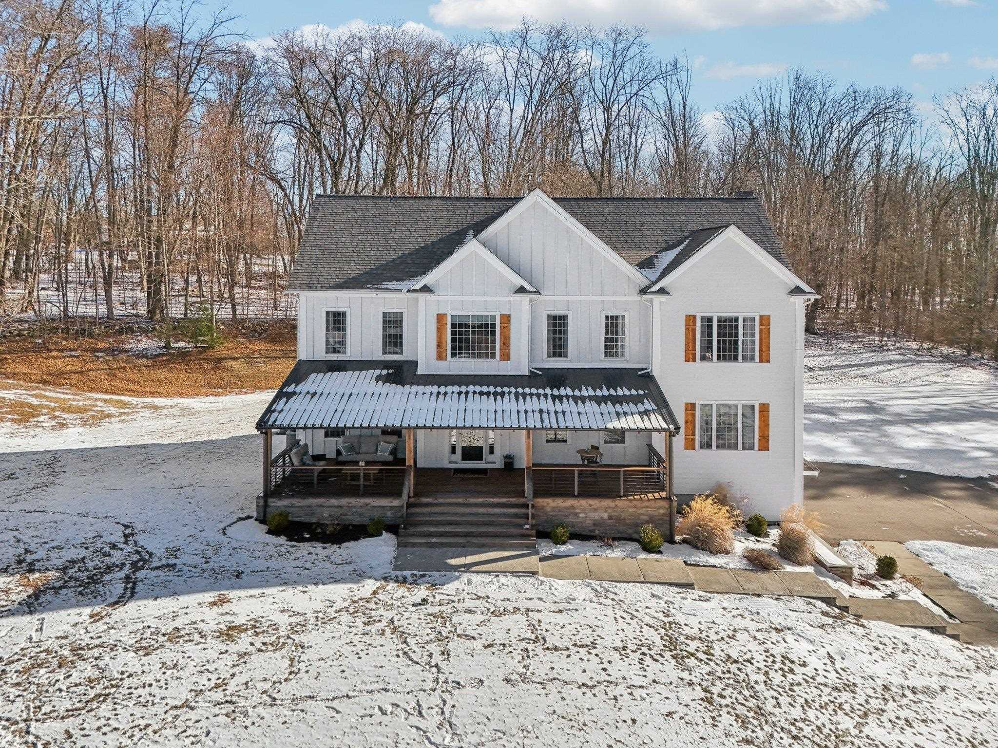 Property Photo: 8 Willow Vale Road NH 03811