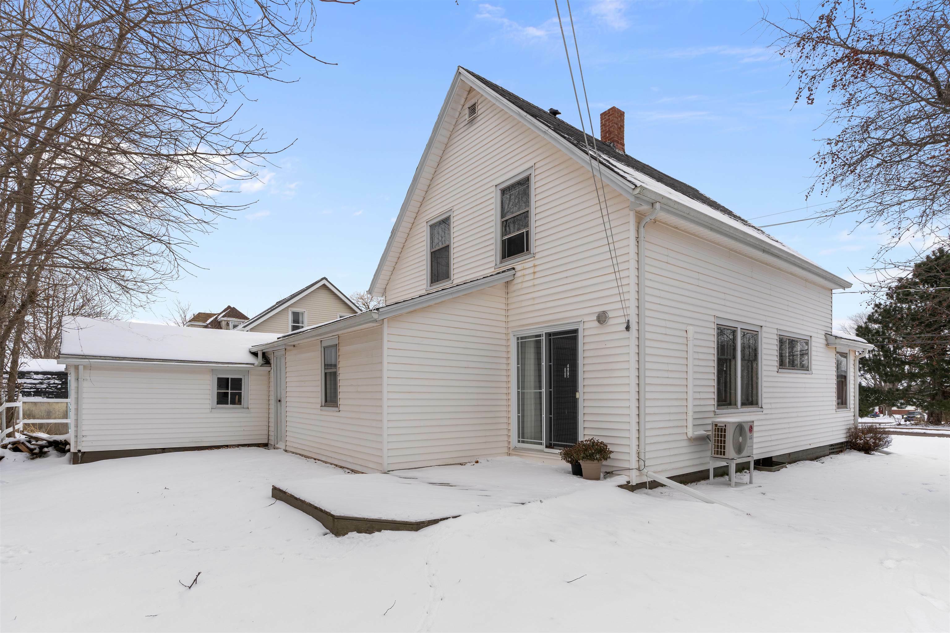 Property Photo:  304 Summer Street  PE C1N 3K2 