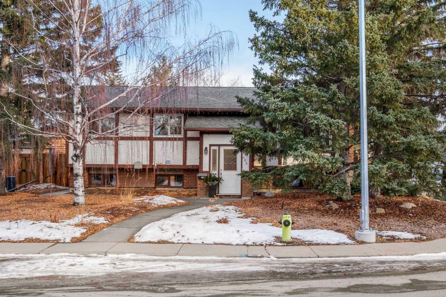 404 Oakridge Way SW  Calgary AB T2V 1T4 photo