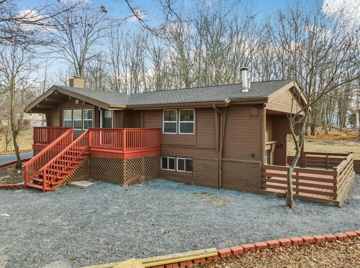 Property Photo:  2161 Bushkill Circle  PA 18324 