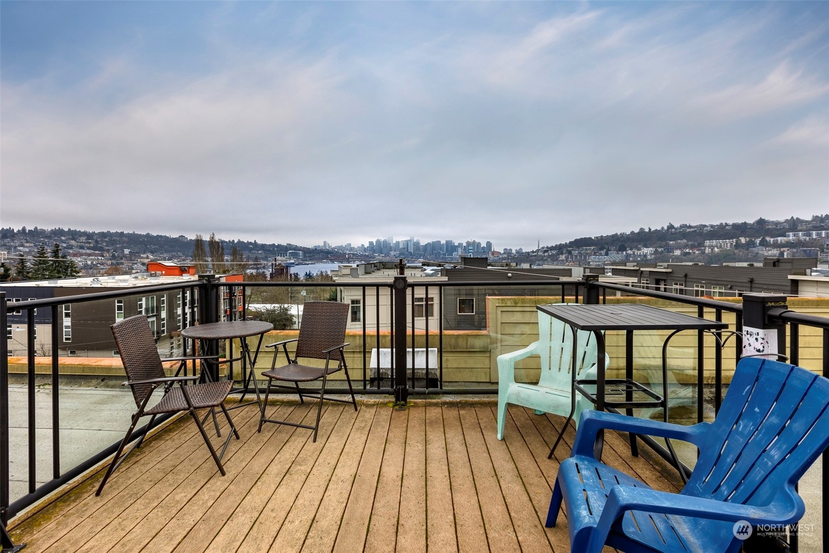 Property Photo:  3401  Wallingford Avenue N 109  WA 98103 