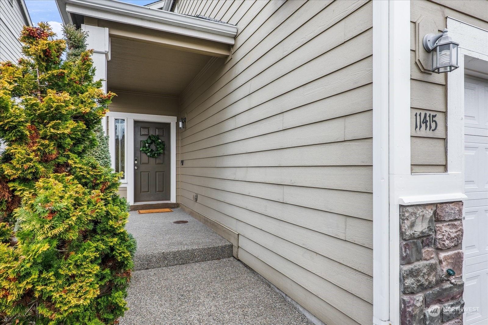 Property Photo:  11415  183rd St  E  WA 98374 