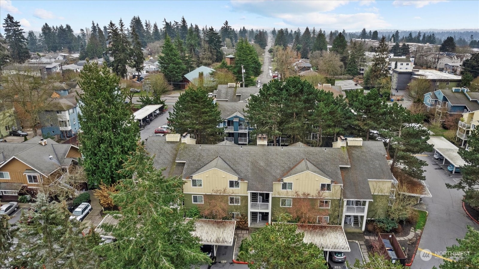 Property Photo:  300 N 130th Street 4205  WA 98133 