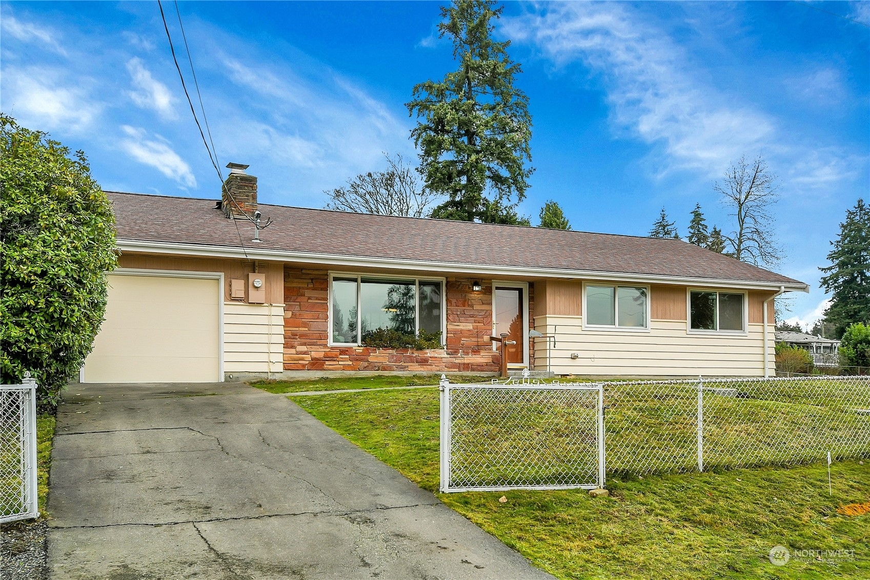 Property Photo:  902 S 138th Street  WA 98168 