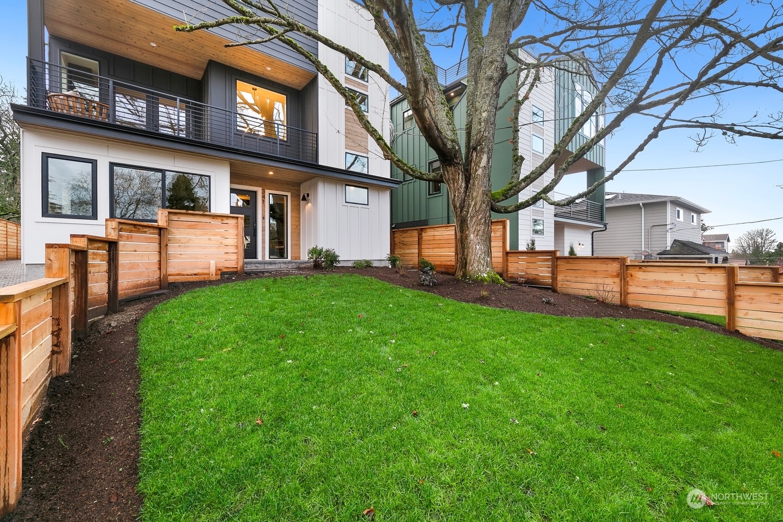 Property Photo:  341 NE 90th Street 1  WA 98115 