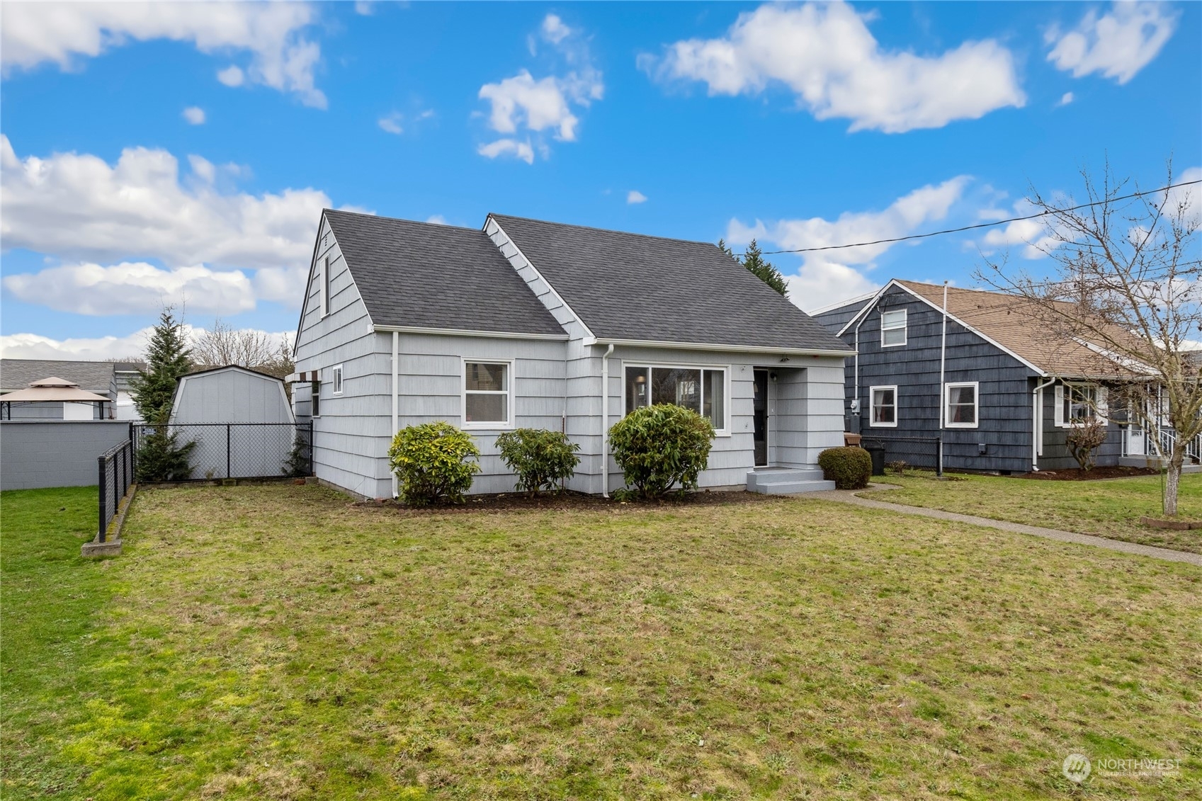 Property Photo:  634 N Rochester Street  WA 98406 