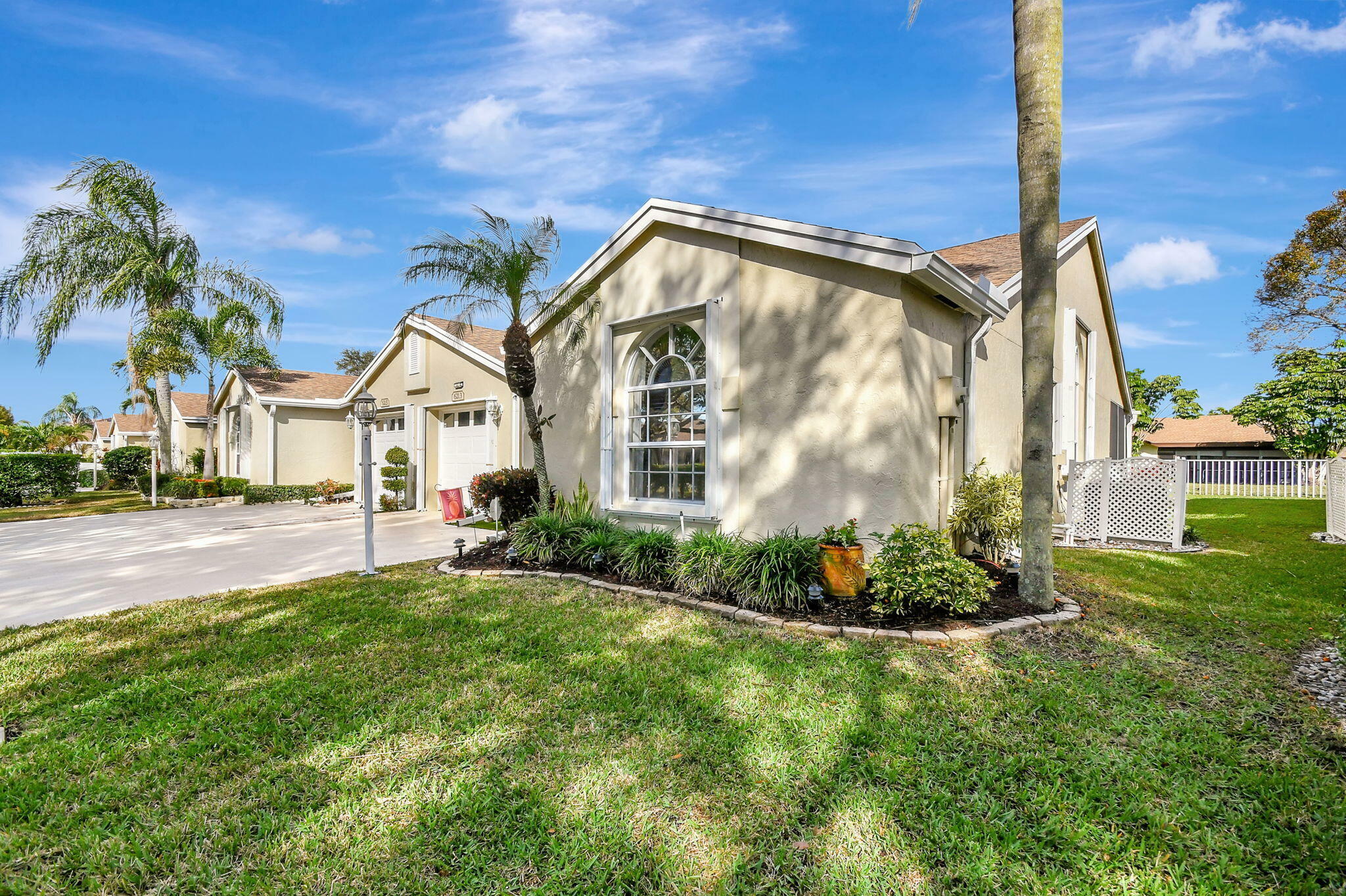 Property Photo:  6213 Pond Tree Court  FL 33463 