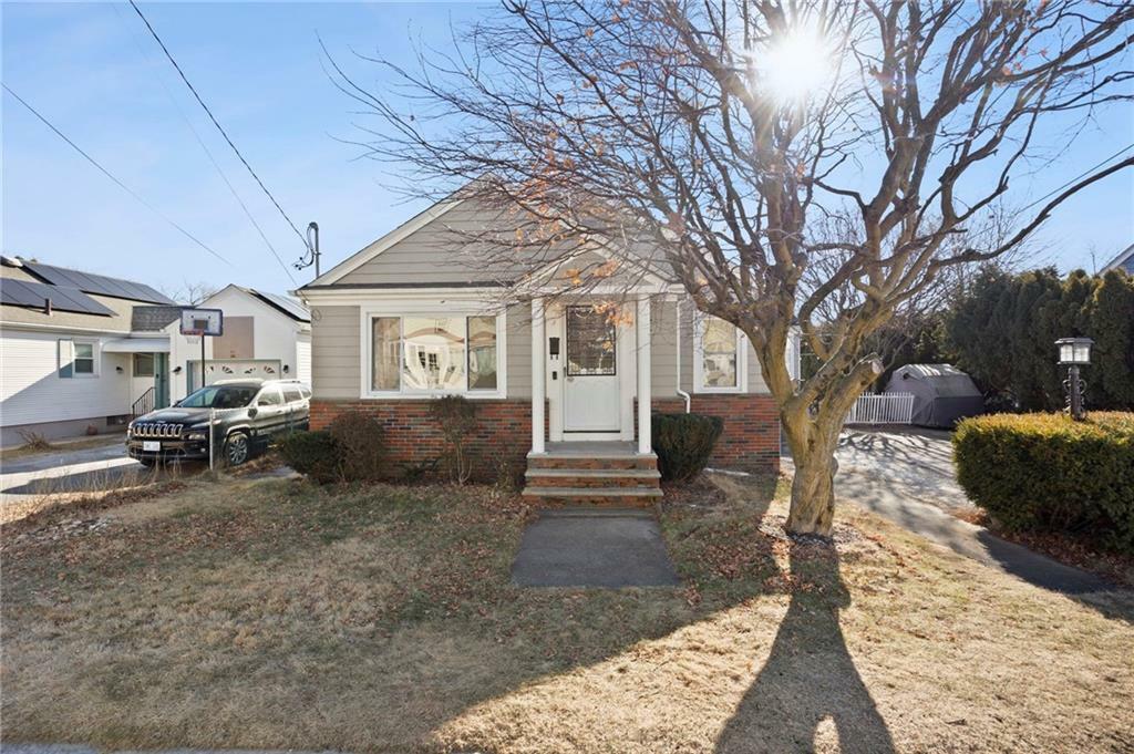 Property Photo:  34 Waveland Avenue  RI 02919 