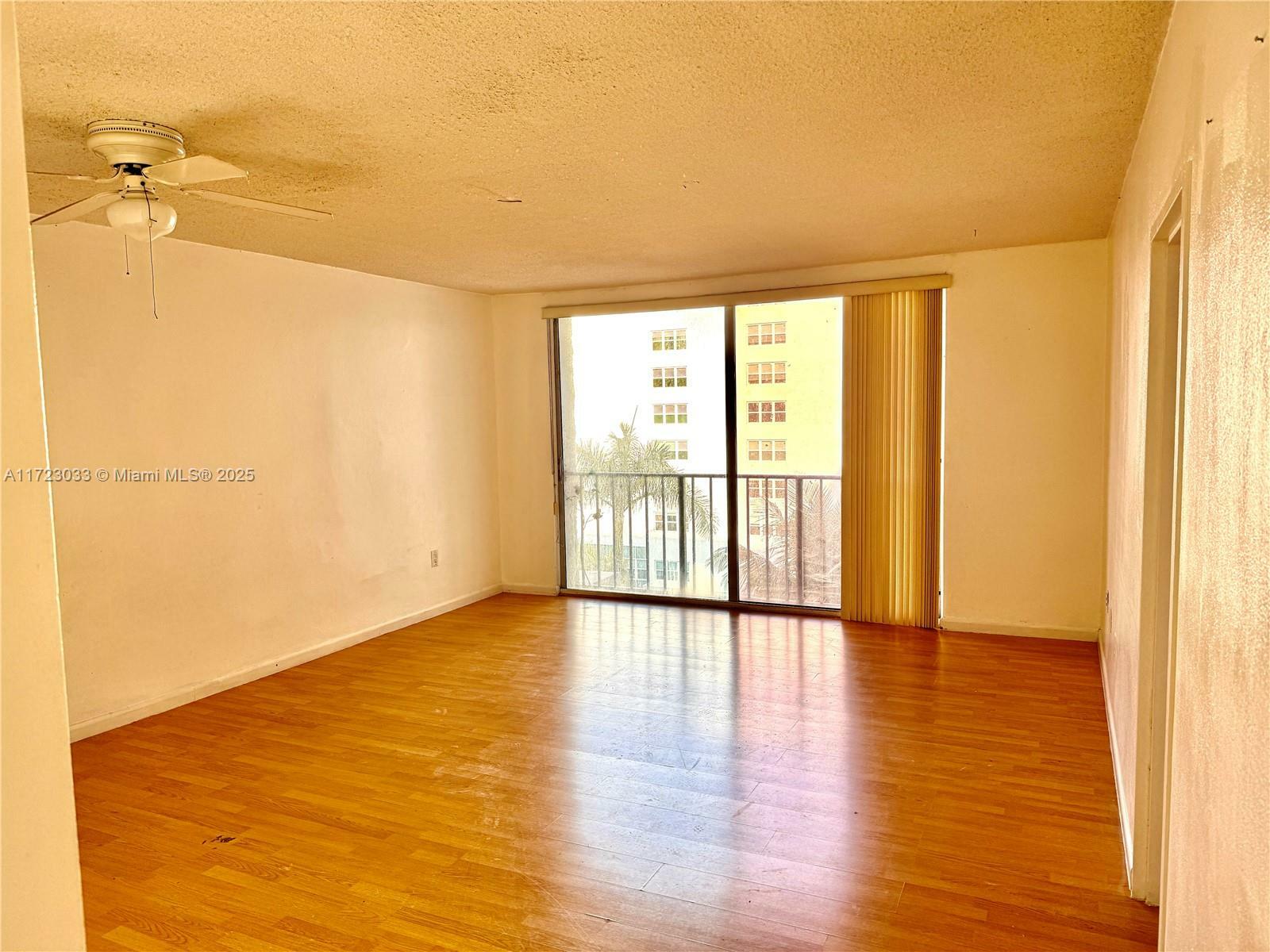 Property Photo: 800 West Ave 714 FL 33139