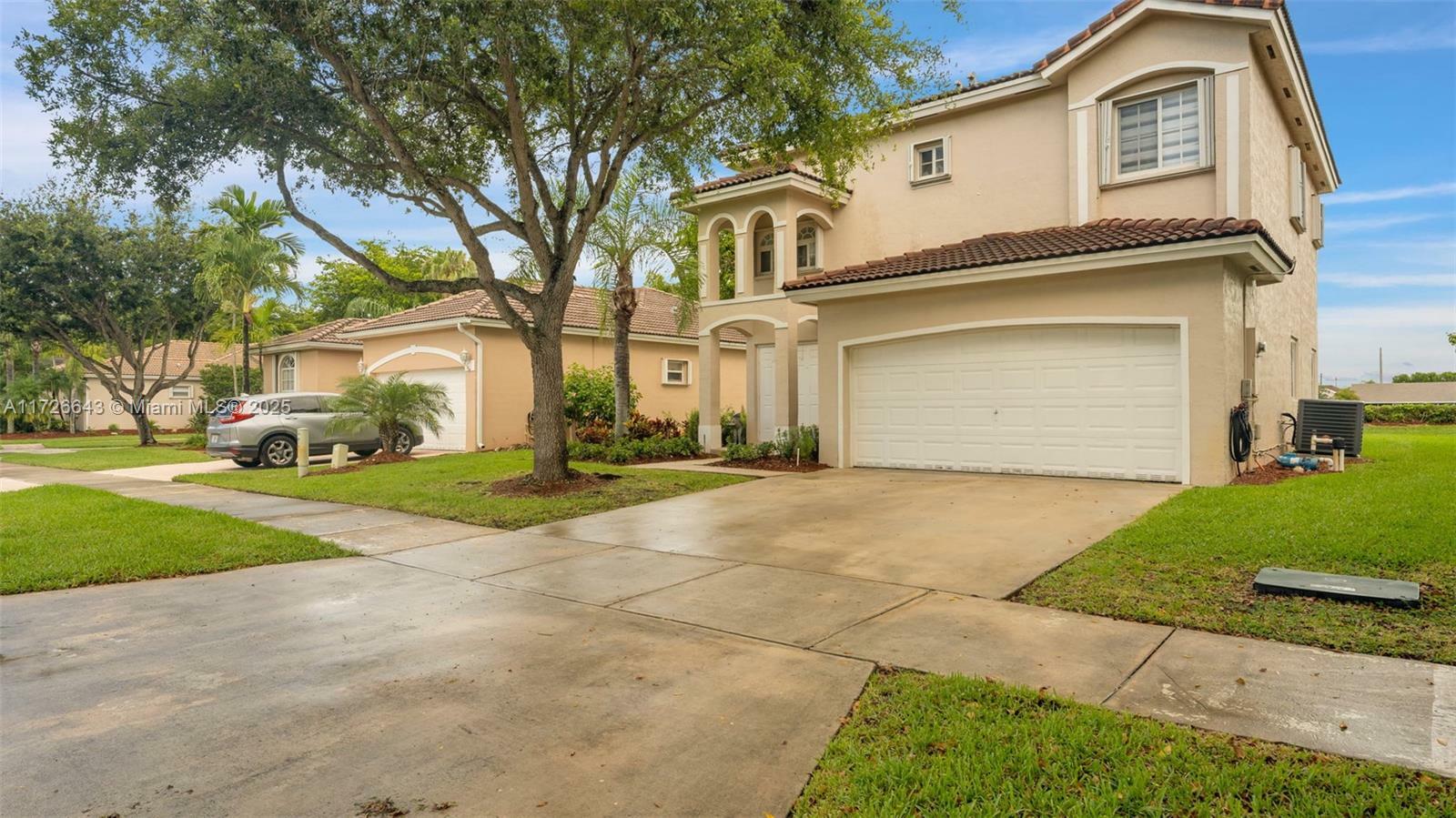 Property Photo:  2390 SE 5th Ct  FL 33033 