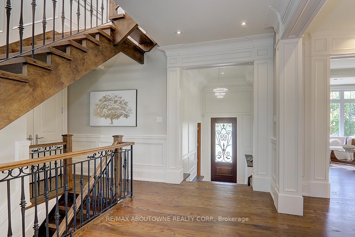 Property Photo: 69 Heathview Avenue ON M2K 2C3