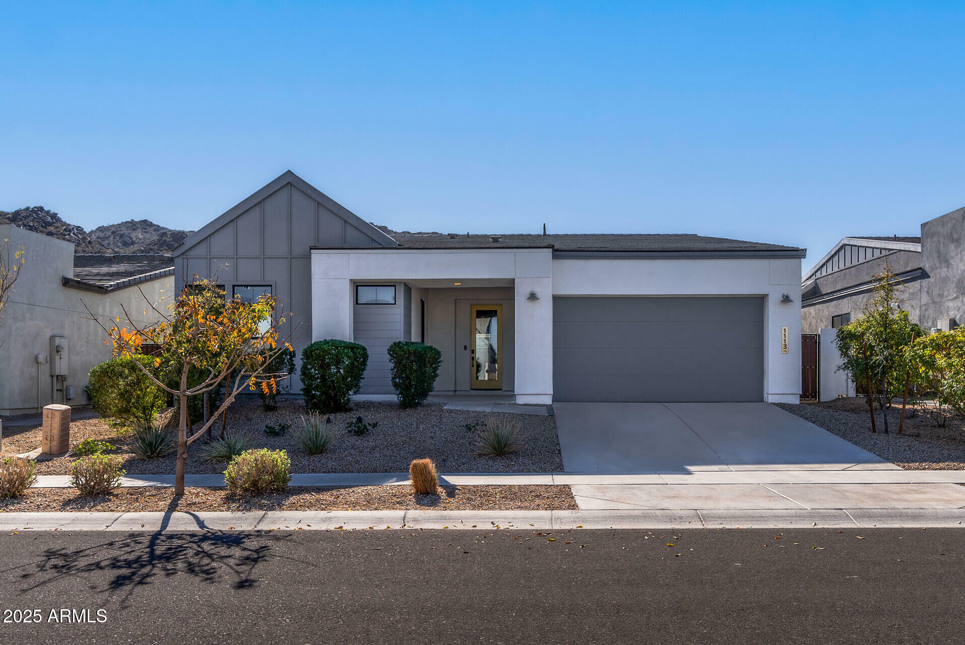 Property Photo:  1113 E La Mirada Drive  AZ 85042 