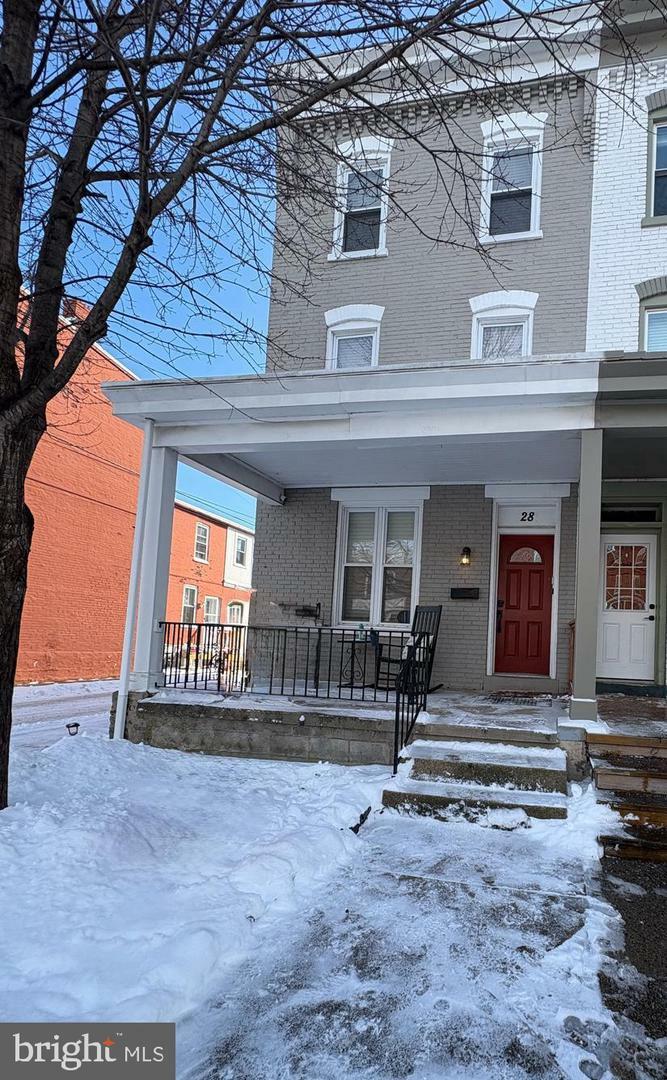 Property Photo:  28 E Ross Street  PA 17602 