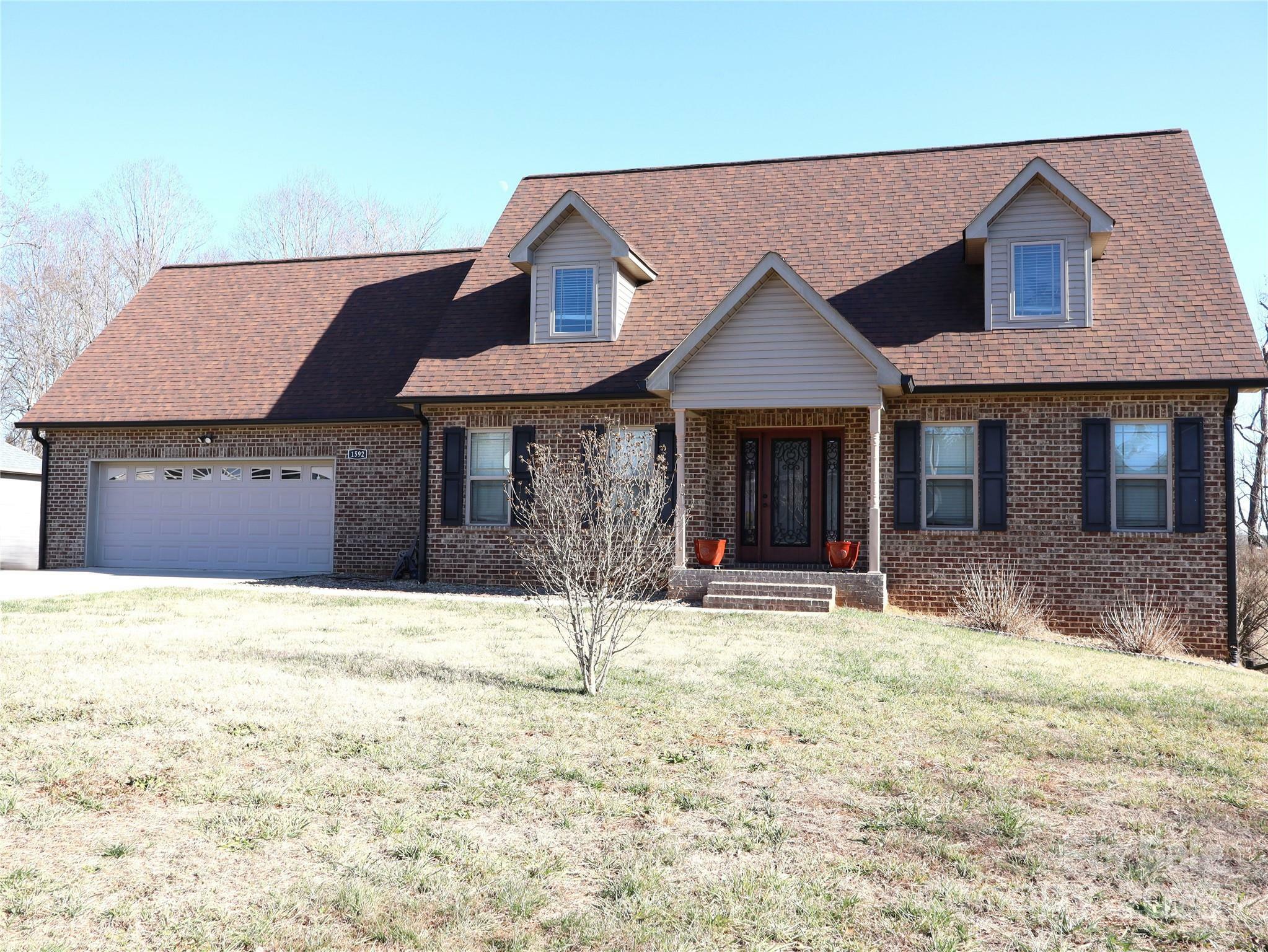 Property Photo:  1592 Farmington Hills Drive  NC 28613 