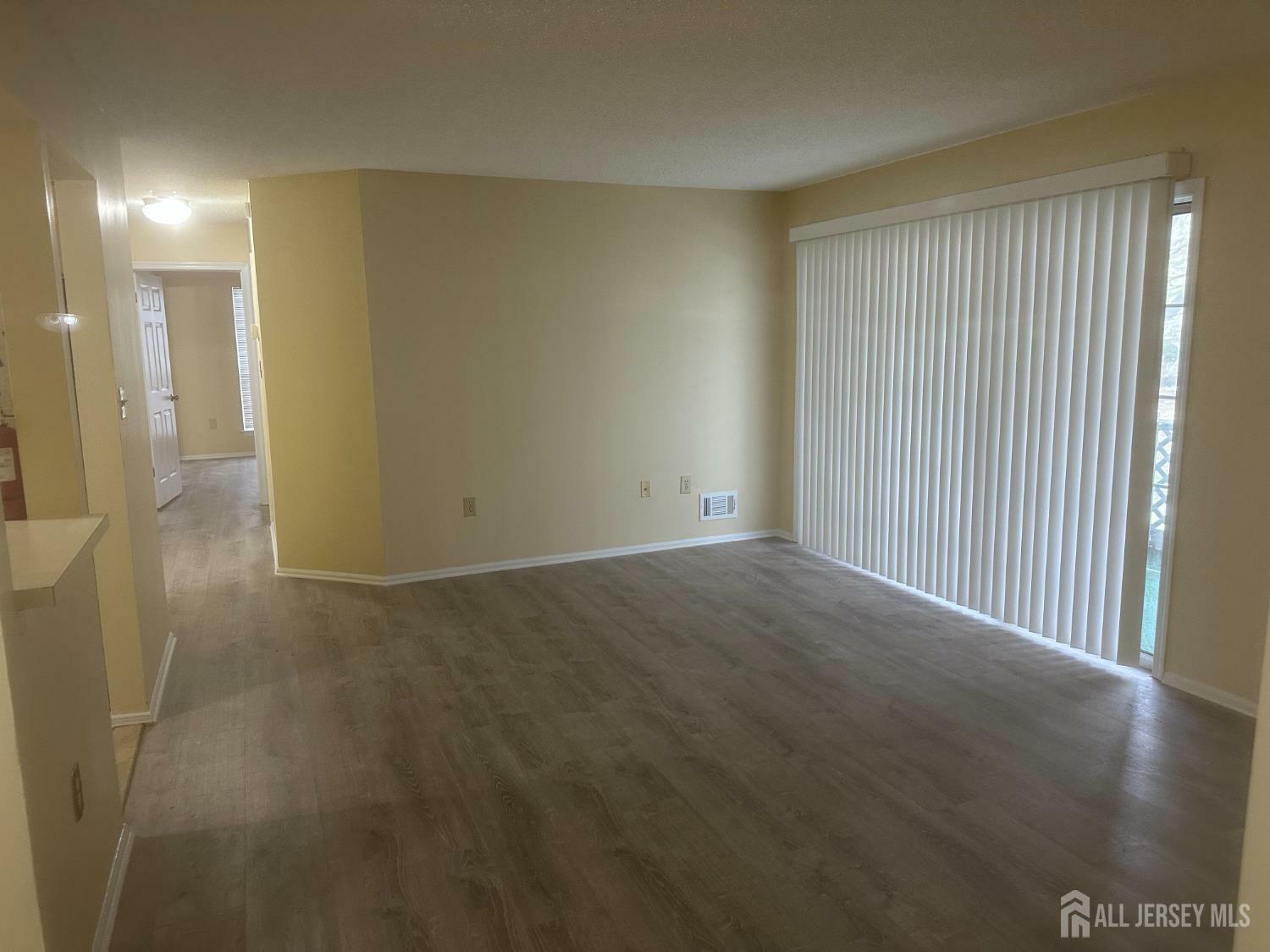 Property Photo:  24 Dartmouth Way  NJ 08902 